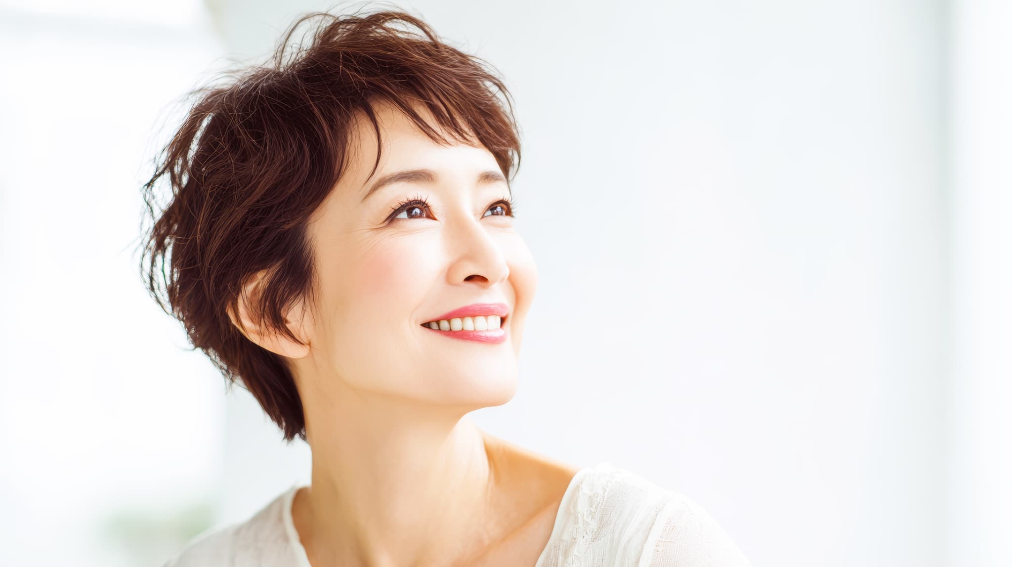 きれいな白い歯を保つ女性