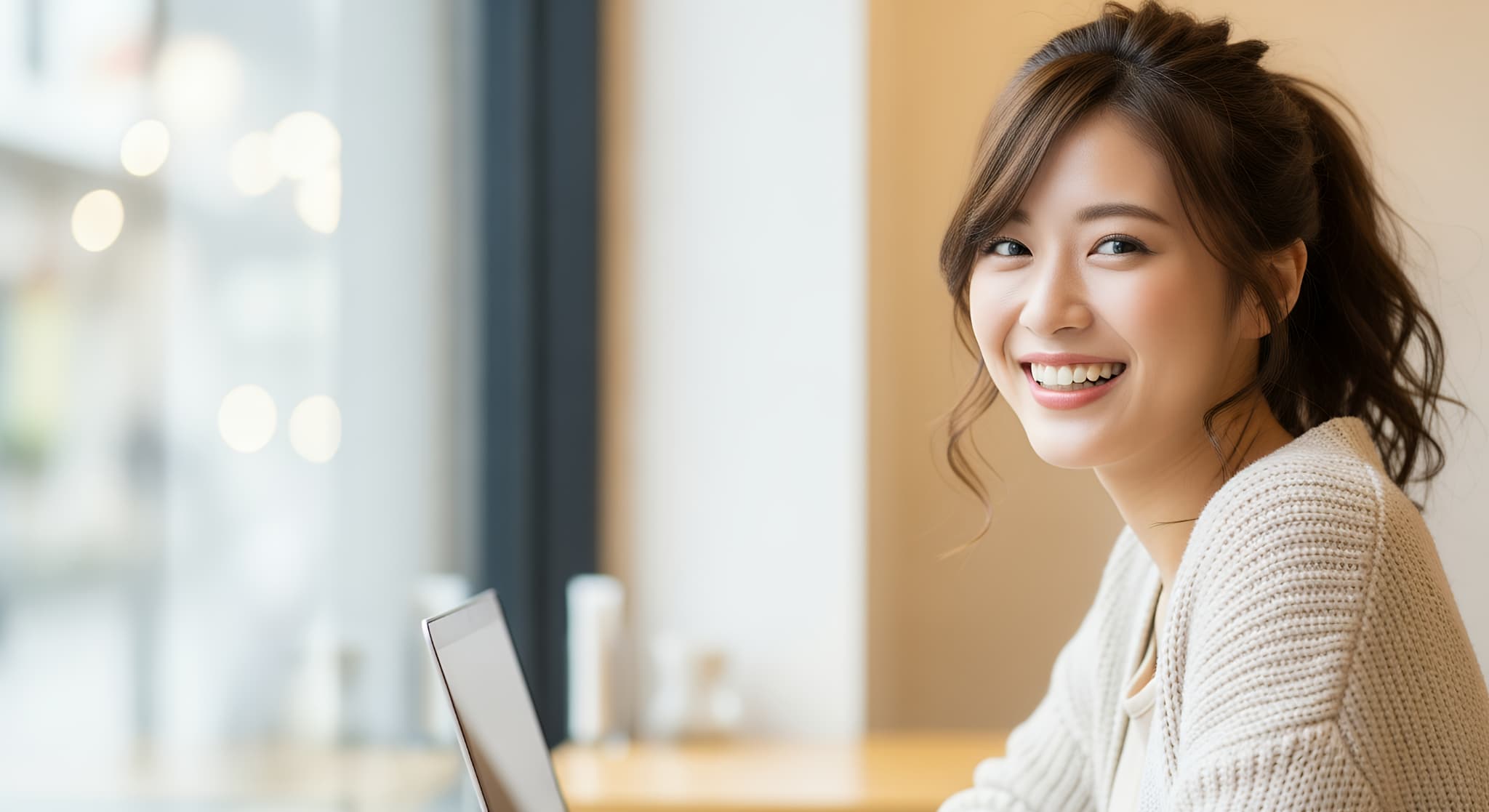 歯ぎしりが治った笑顔の女性