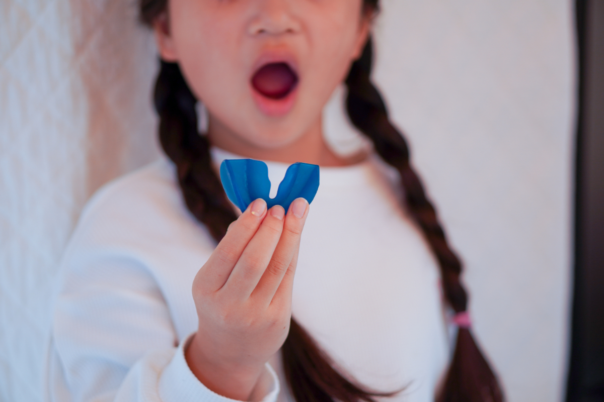 プレオルソ治療をしている子ども